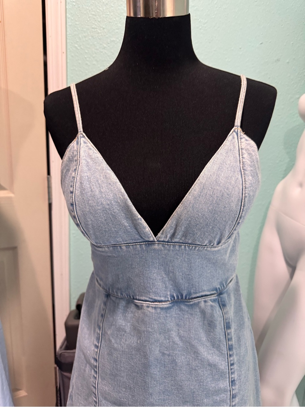 Alice + Olivia Light Blue Denim Mini Dress with Spaghetti Straps - Picture 2 of 5